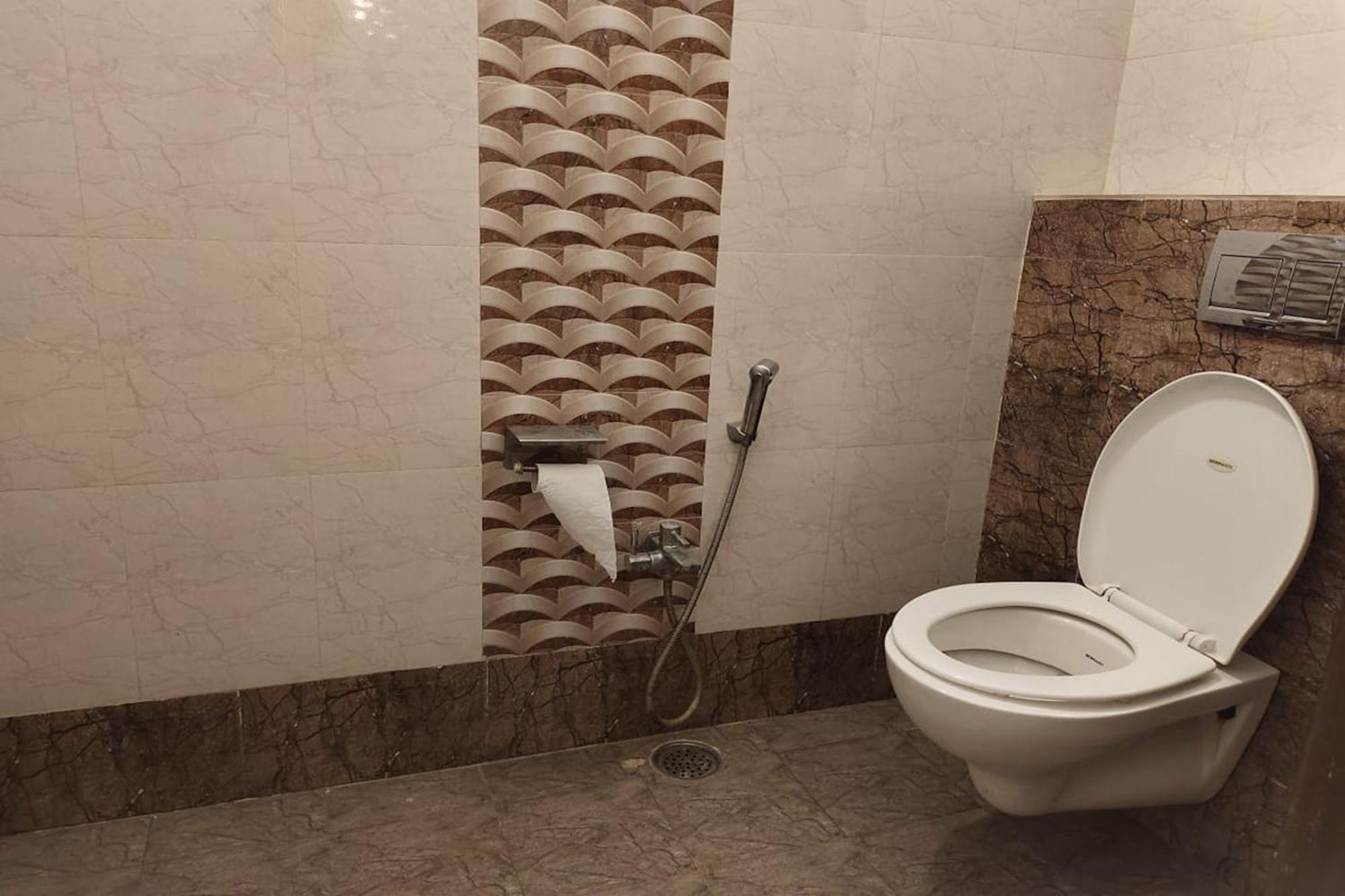 Hotel Rang Mahal Near International Airport 3*